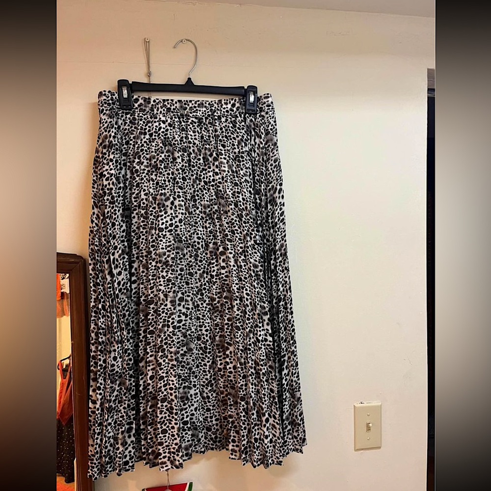 A Brand New Day Leopard Midi Skirt Size M